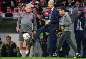 Trực tiếp bóng đá hôm nay với lịch thi đấu chi tiết, kênh phát sóng và tường thuật trực tuyến